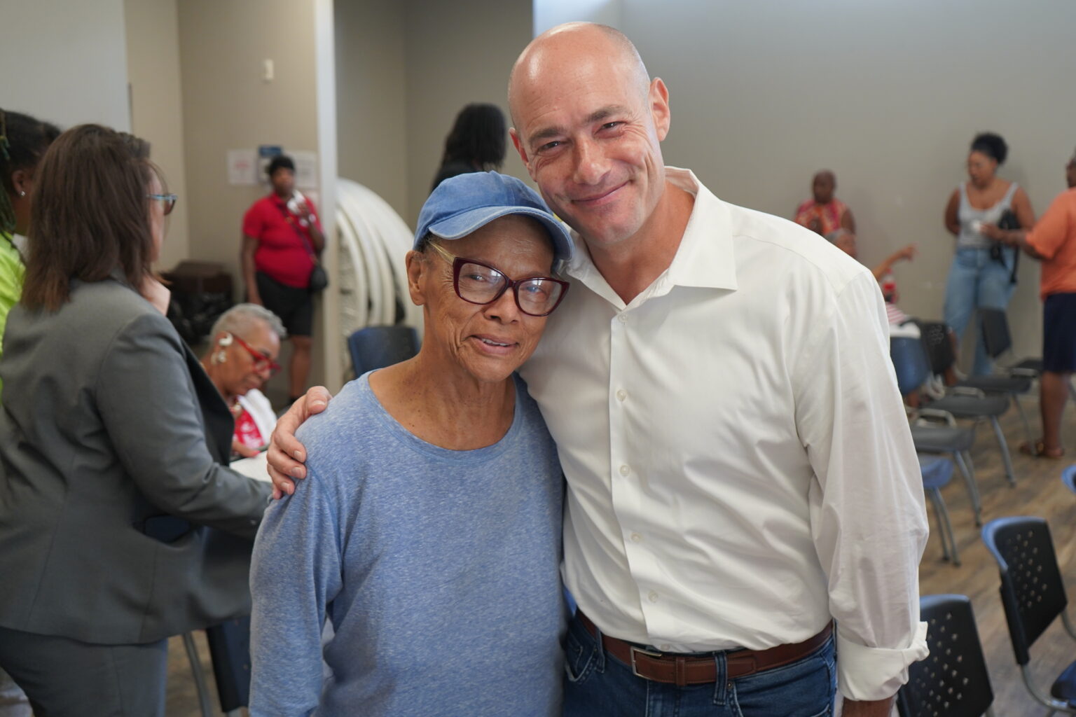 Landsman with elderly woman