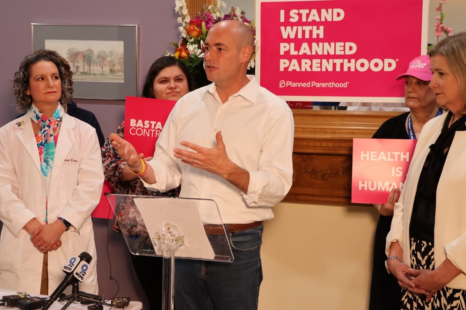 Landsman speaking at pro-Planned Parenthood event