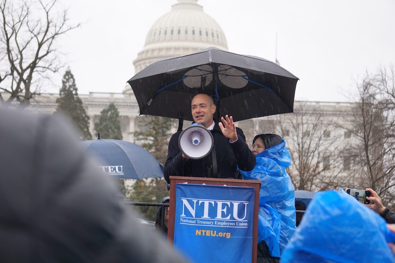 Landsman speaking at NTEU